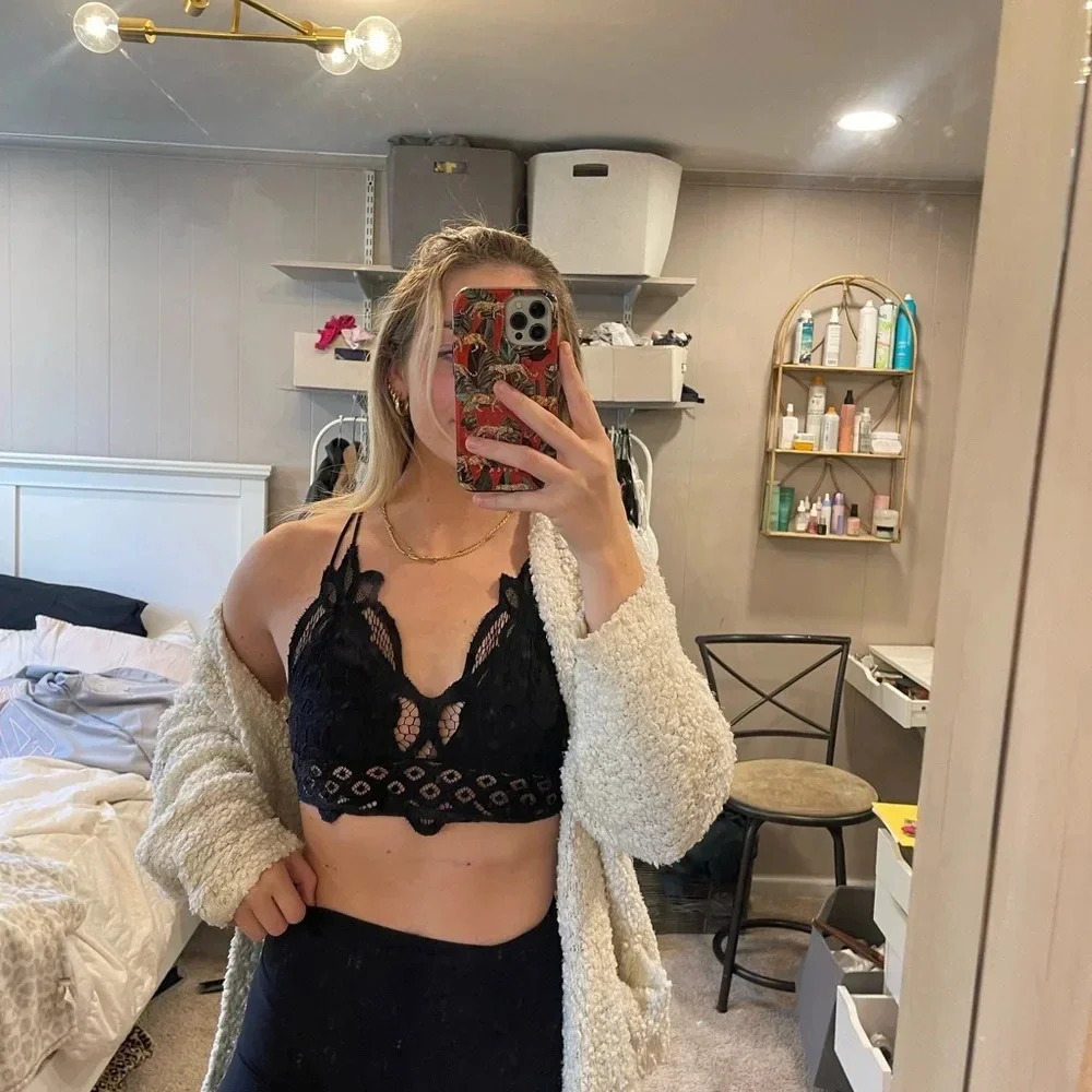 BOUTIQUE BRALETTE S/M - Picture 9 of 10